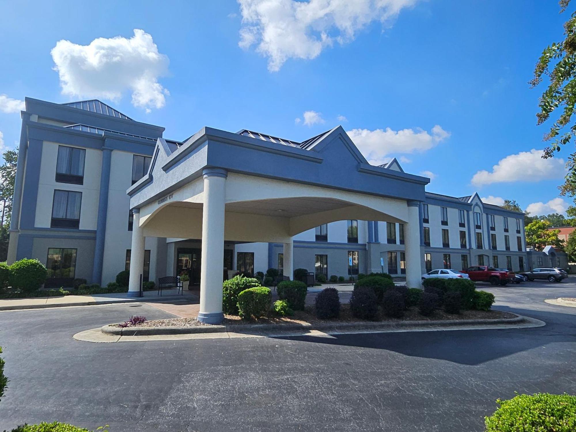 Greensboro/Coliseum Area Hotel Exterior photo